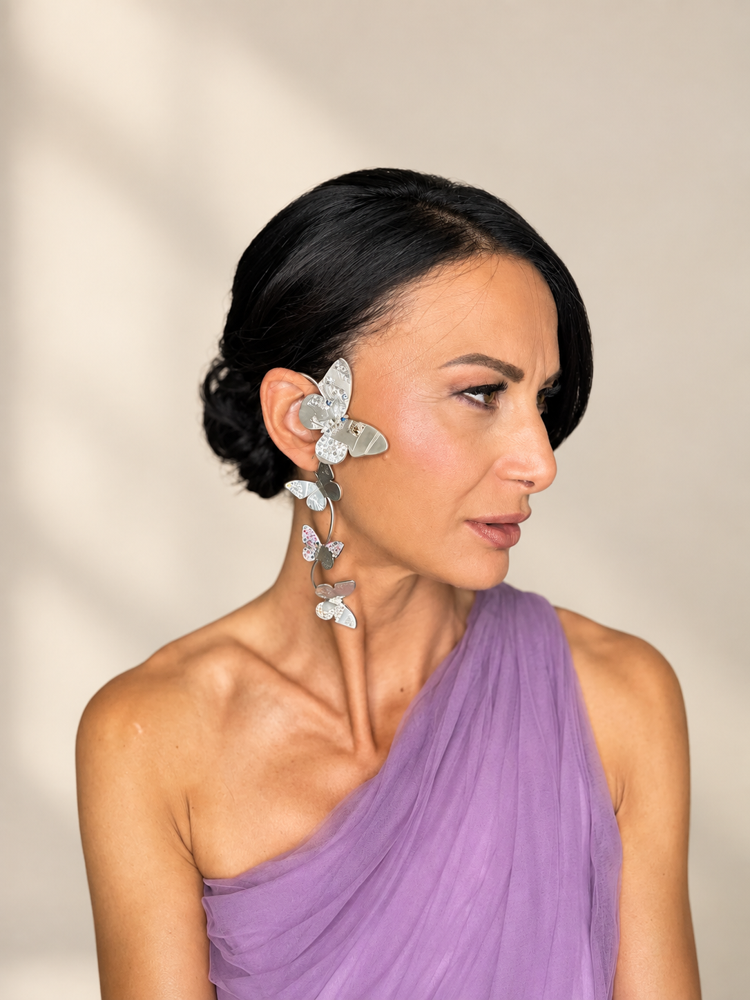 Scabal single earcuff earring in silver and colored precious stones
