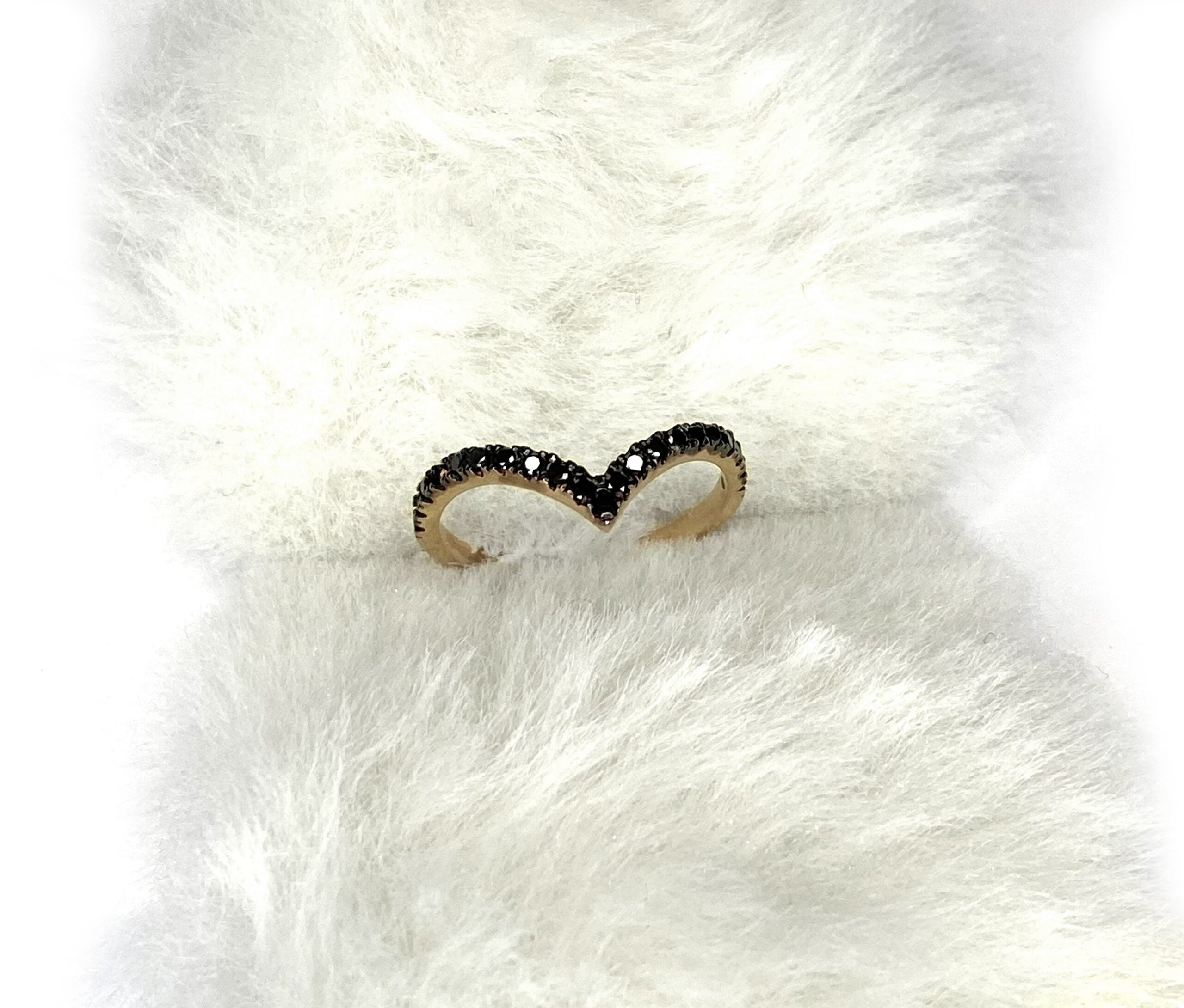 Anello diadema in oro giallo e diamanti neri