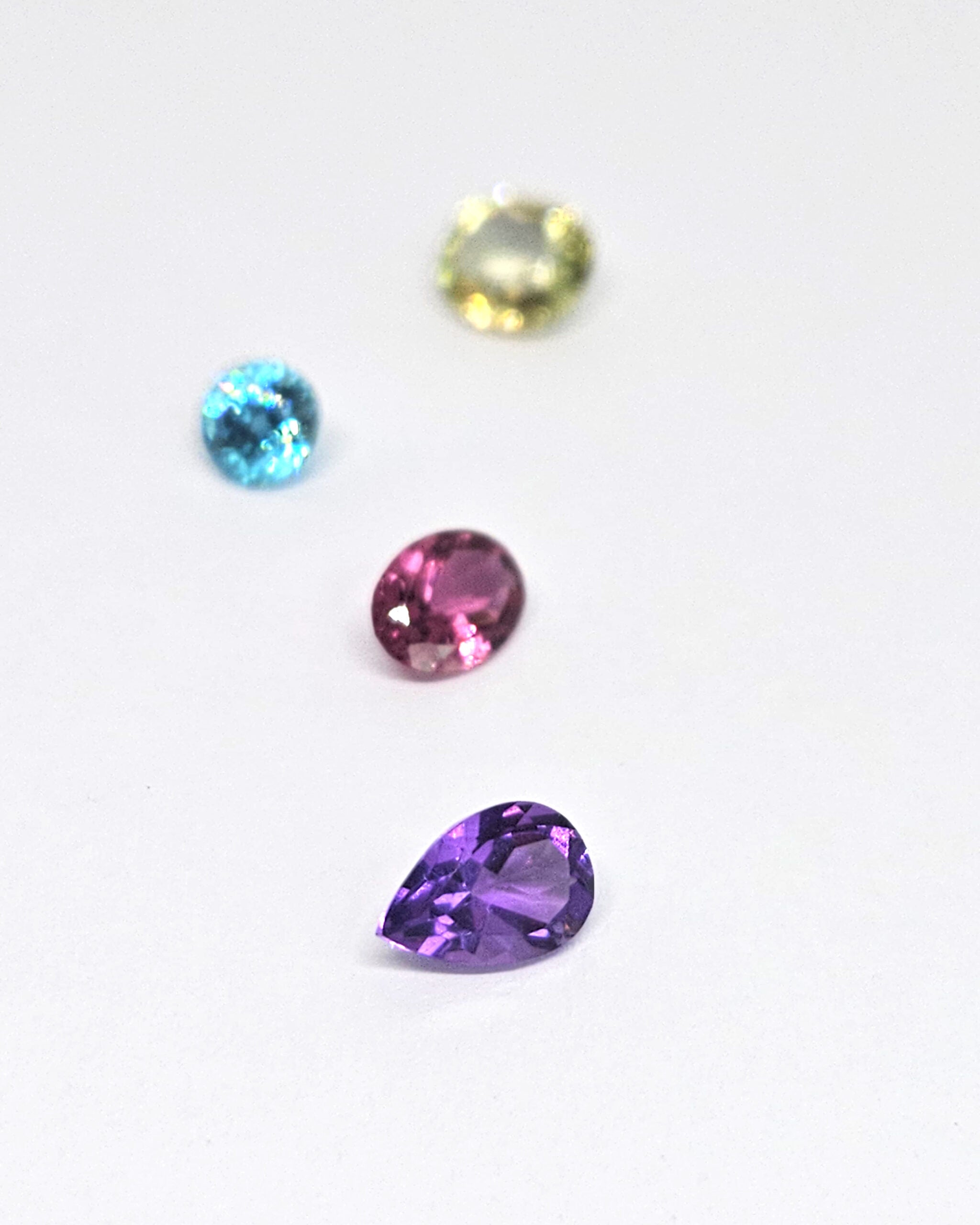 Ametista naturale a taglio goccia