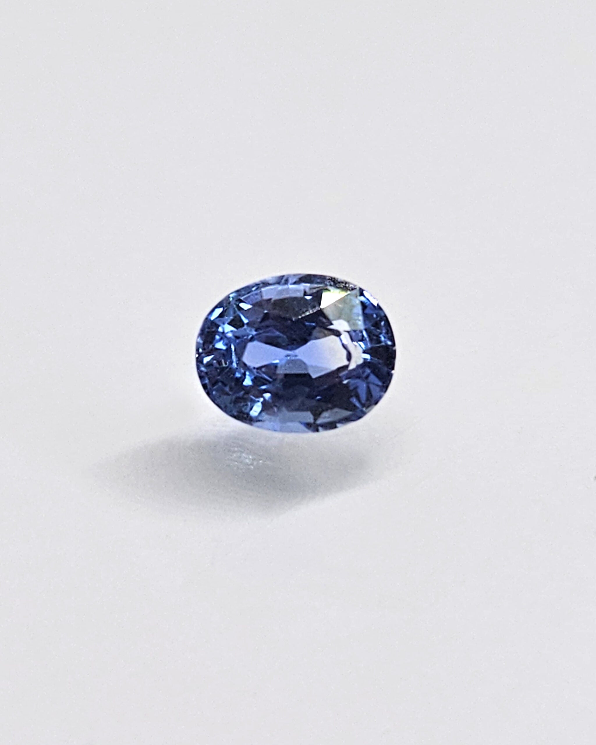 Zaffiro naturale a taglio ovale