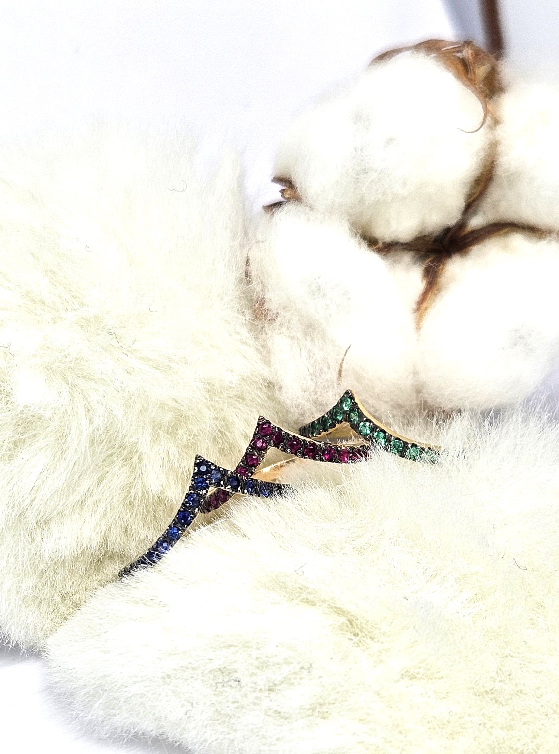 Anello diadema in oro giallo con smeraldi