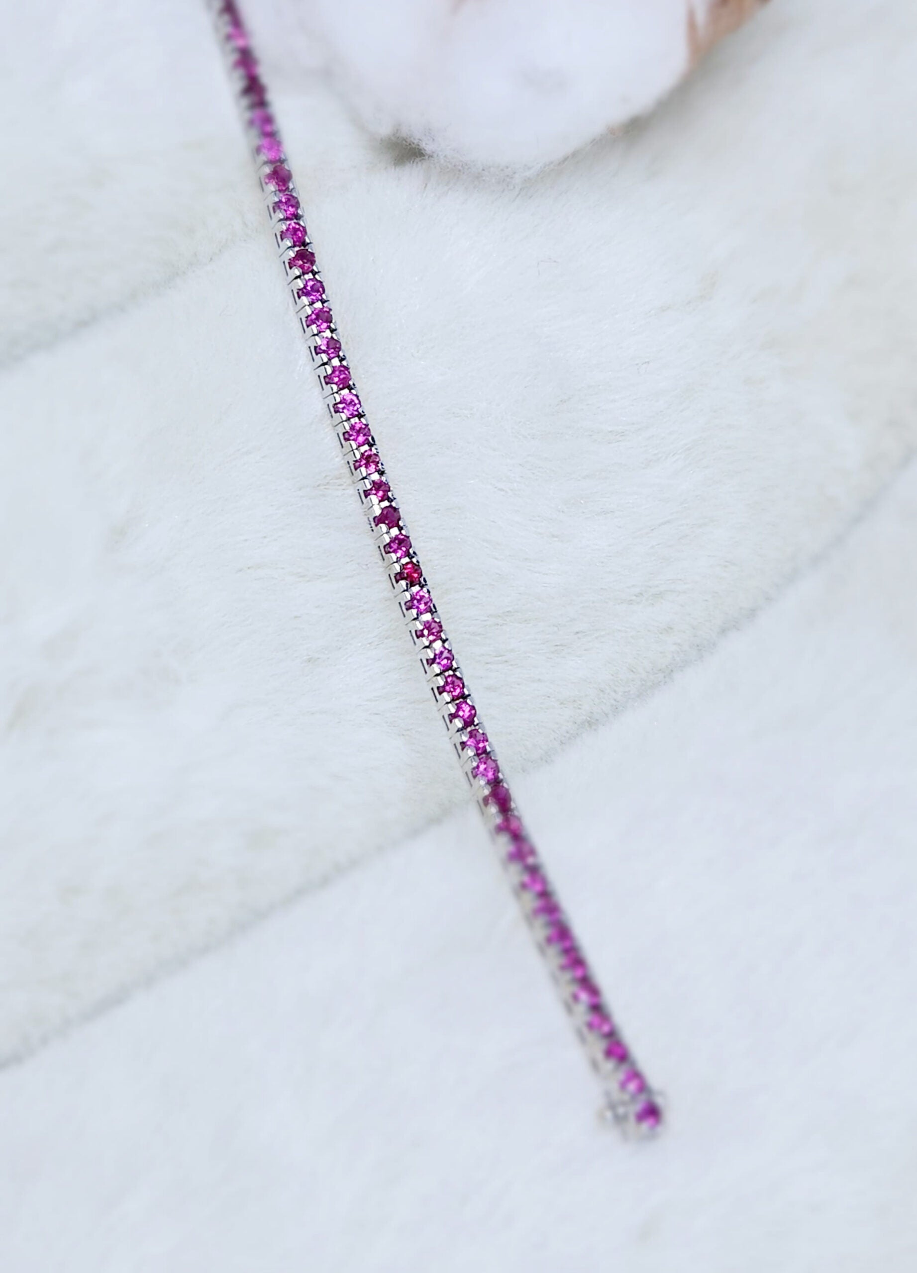 Bracciale tennis Elegance in Oro bianco 750 e Rubini naturali