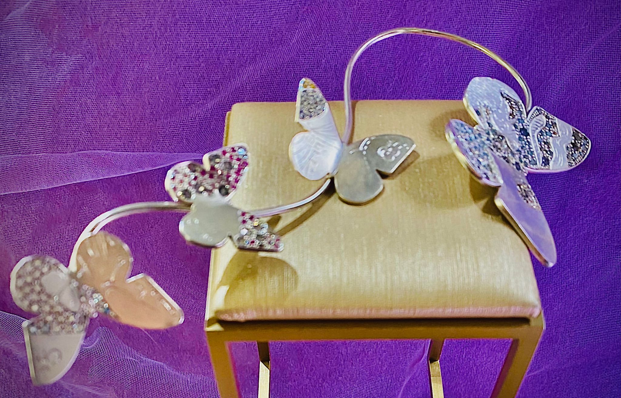 Mono orecchino earcuff Scabal in argento e pietre preziose di colore