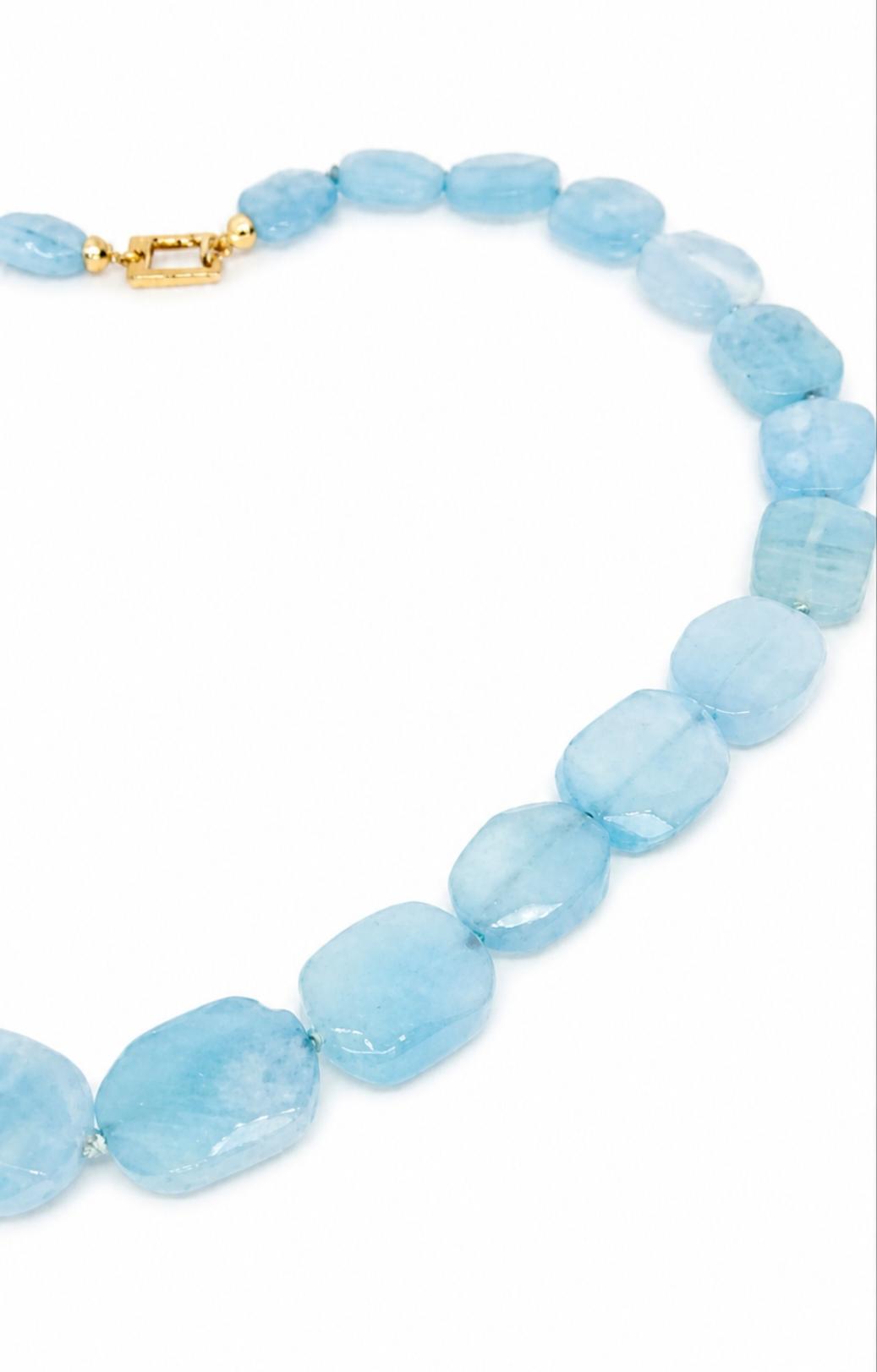 Collana Acquamarina Milk naturale con chiusura in Oro rosa.