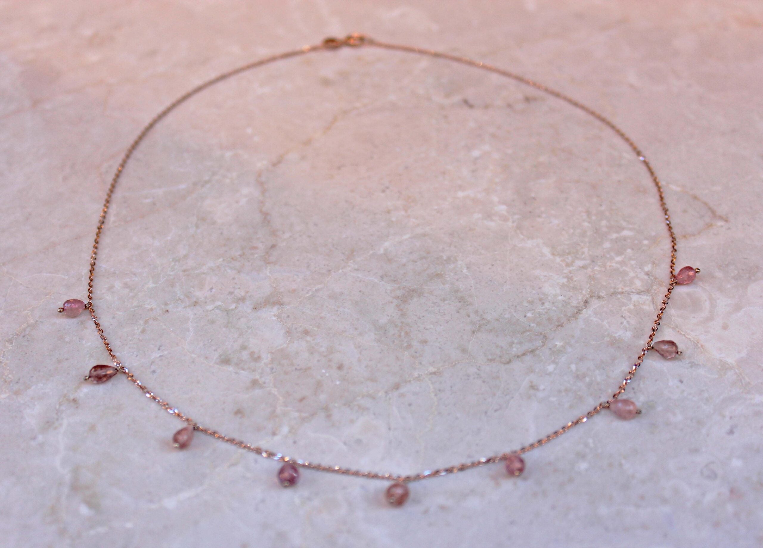 Girocollo Colpo di Fulmine con tormalina rosa naturale in Oro champagne 750