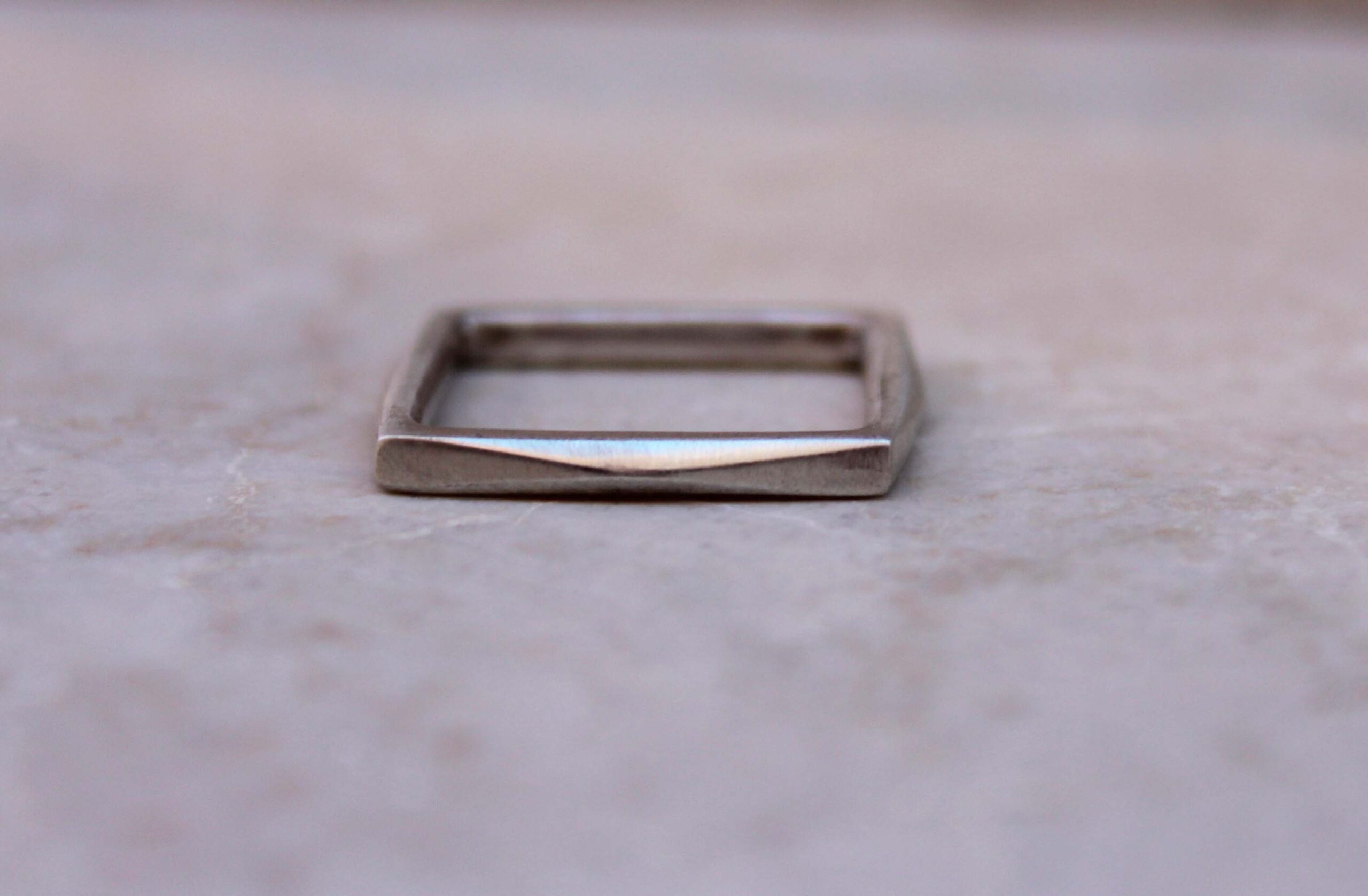 Anello Le bugne quadrato in Argento 925